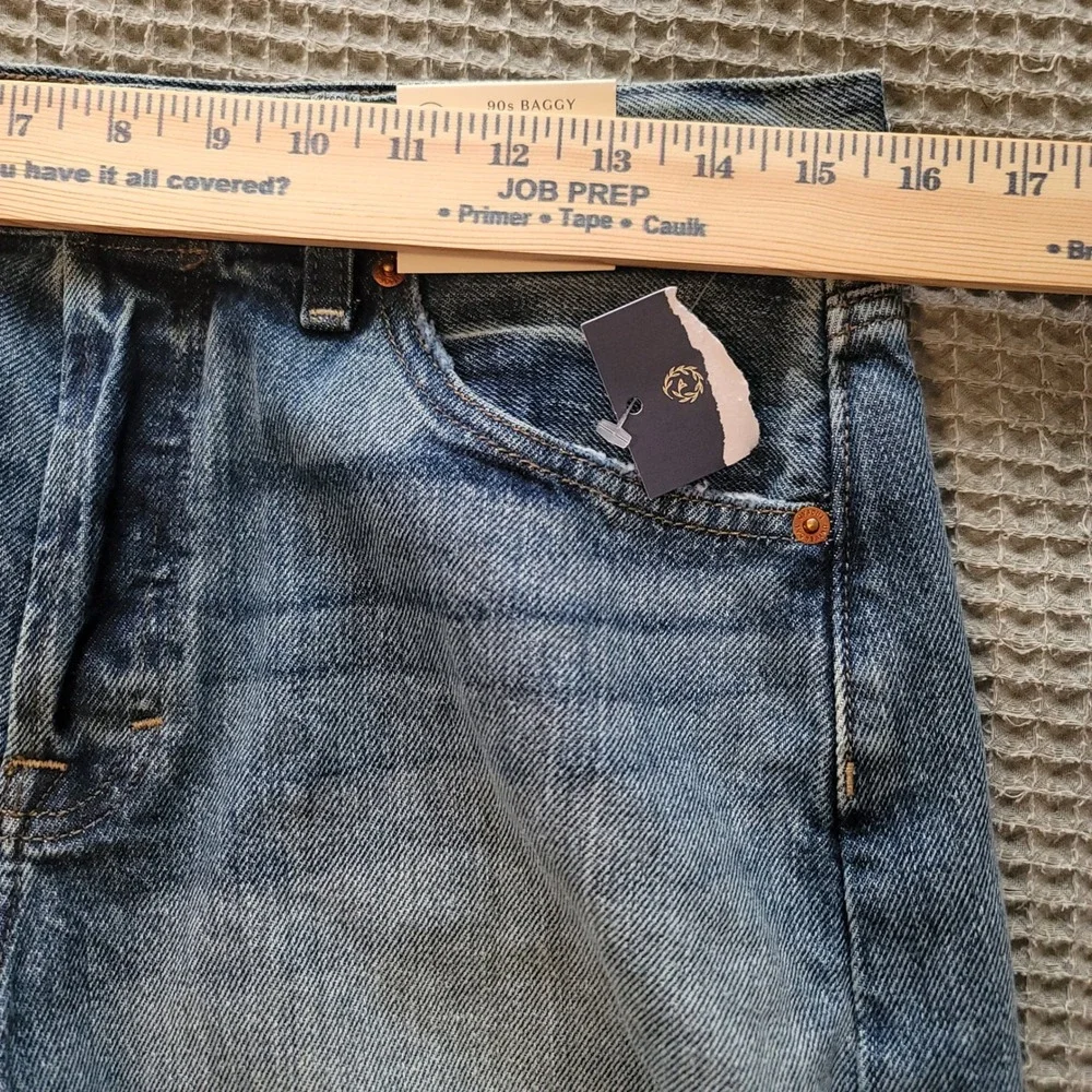 NWT‎ Universal Thread 90s Baggy Shorts Women 6 Mid Rise Button Fly Raw Hem Denim